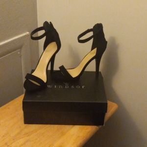 Women high heels size 8